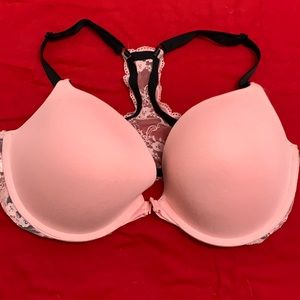Victoria secret bra . Lightly used (1-2 times) size 38D. Lacked in front . Pink